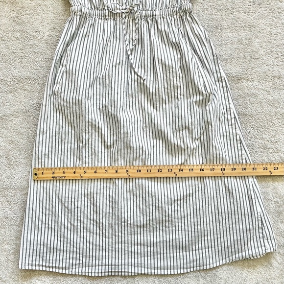 SOLIKA PINSTRIPED DRESS WITH POCKETS SIZE XS MINIMALIST CONTEMPORARY CHIC - Picture 8 of 11